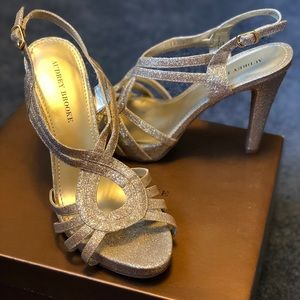 Gold glittery high heel,so comfortable & glitzy, 8